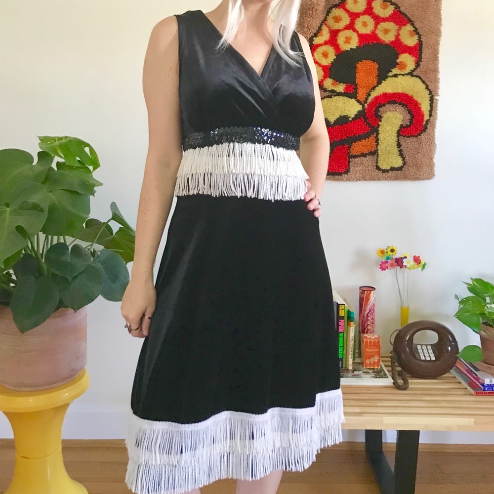 Vintage 90s does 20s velvet flapper mini dress S